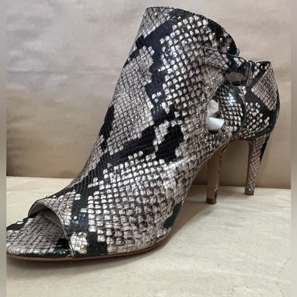 Vince Camuto Shoes - Vince Camuto - Leather, snakeskin, peep toe bootie! Great shoes! Size 7.5